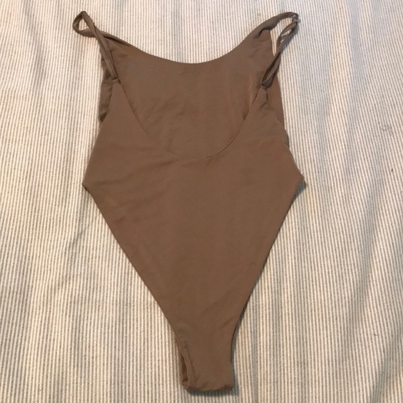 High cut bodysuit. - Picture 2 of 2